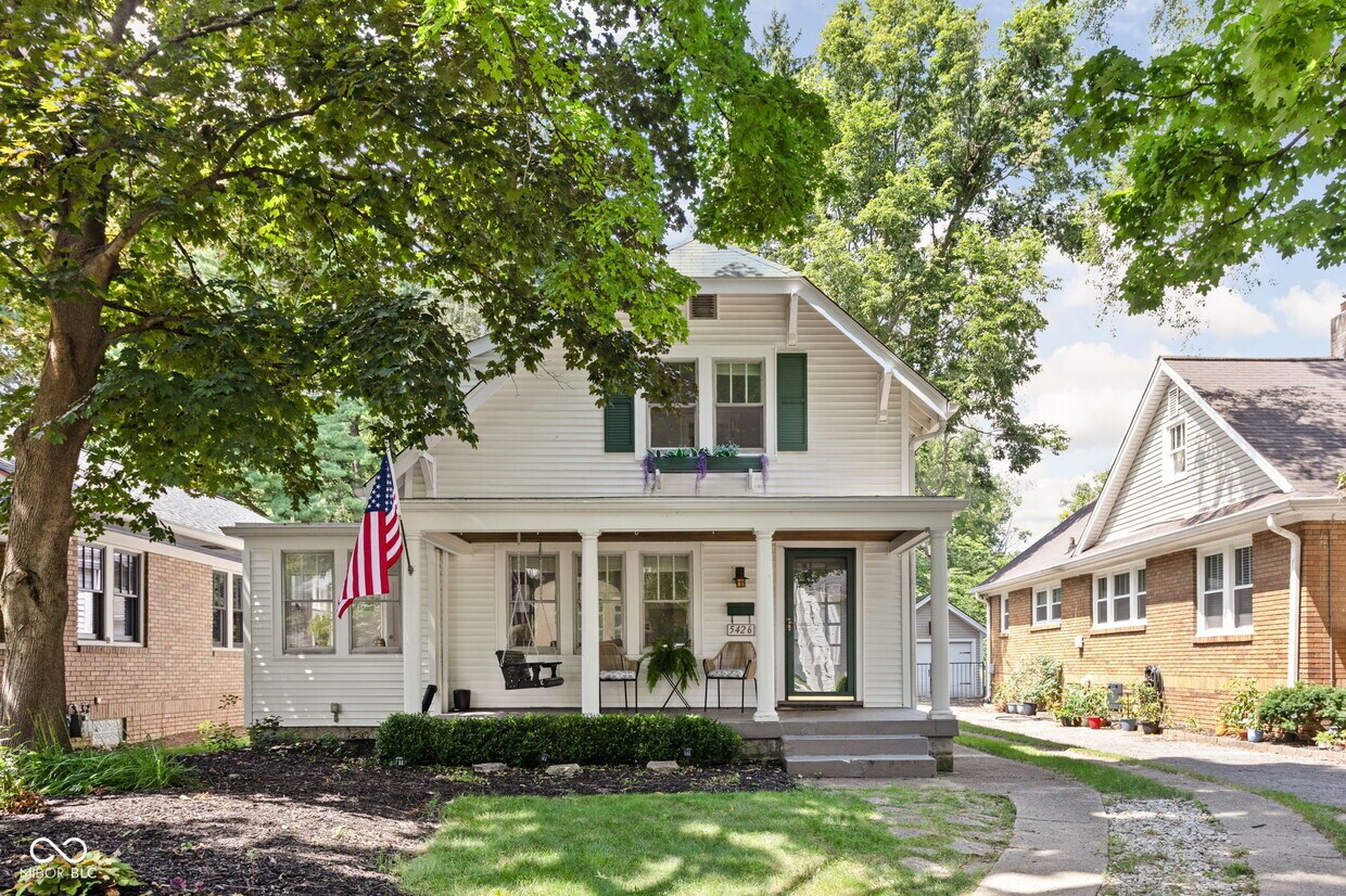 Foto principal - 5426 Broadway St