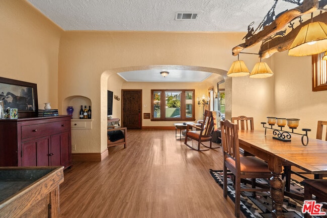 Building Photo - 545 Norwich Dr