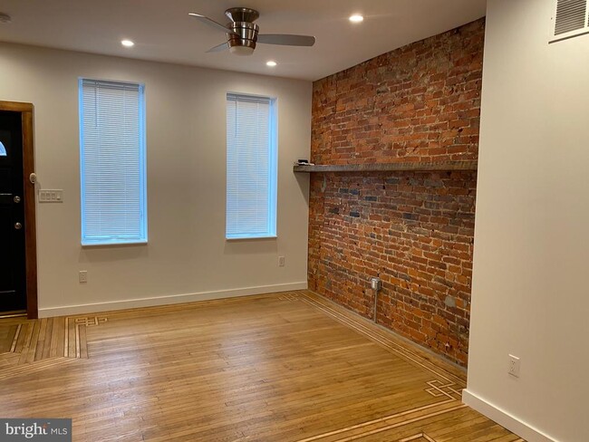 Foto del edificio - 3229 Chatham St