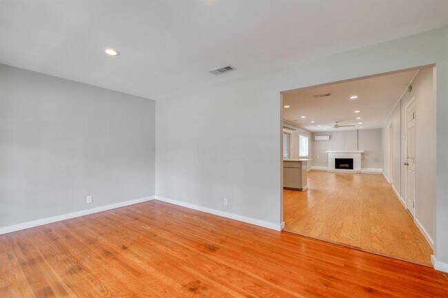 Building Photo - 8202 Polar Dr