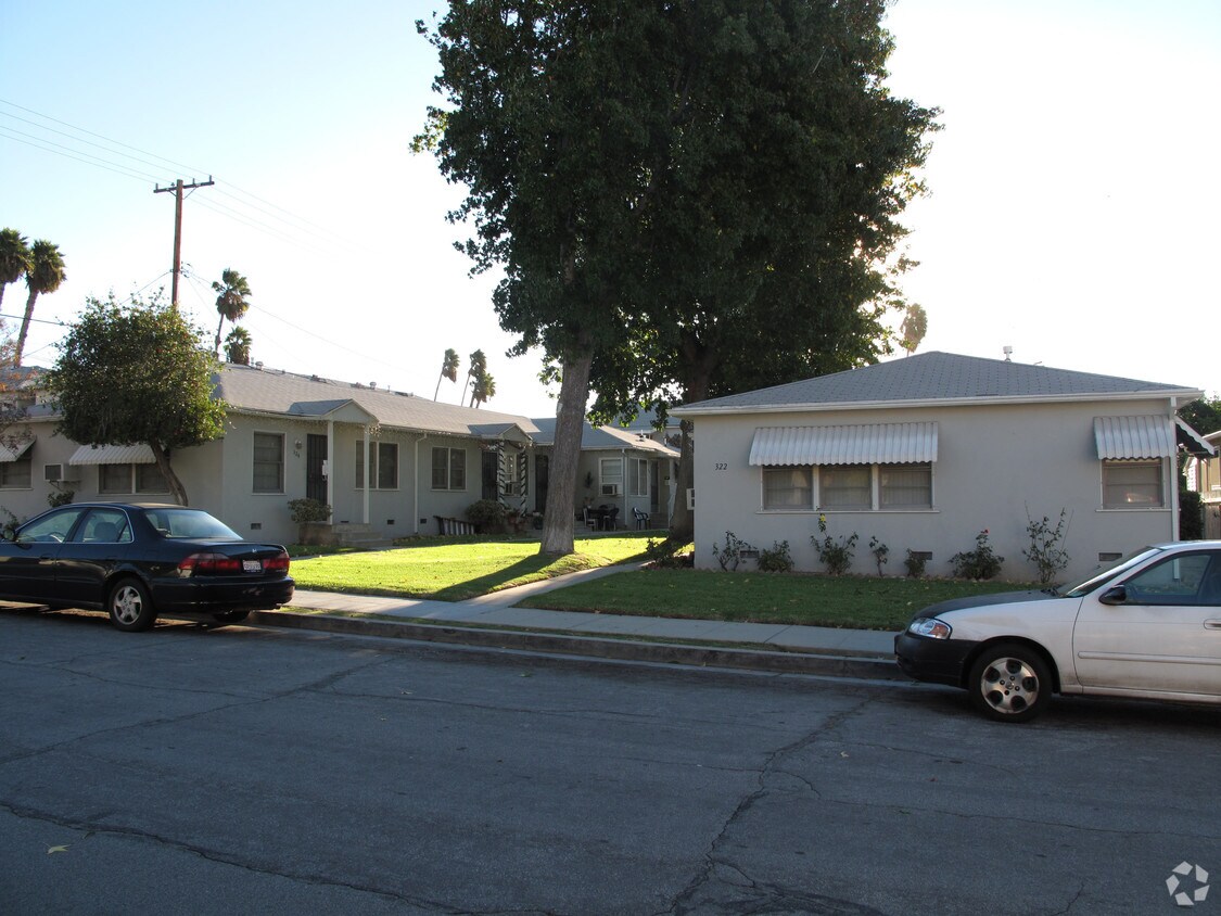Foto del edificio - 322-330 1/2 E Elmwood Ave