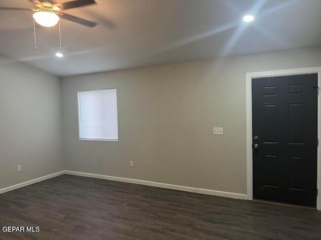 Foto del edificio - 8761 Lawson St