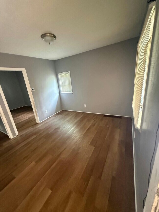 Foto del edificio - 567 E 128th St