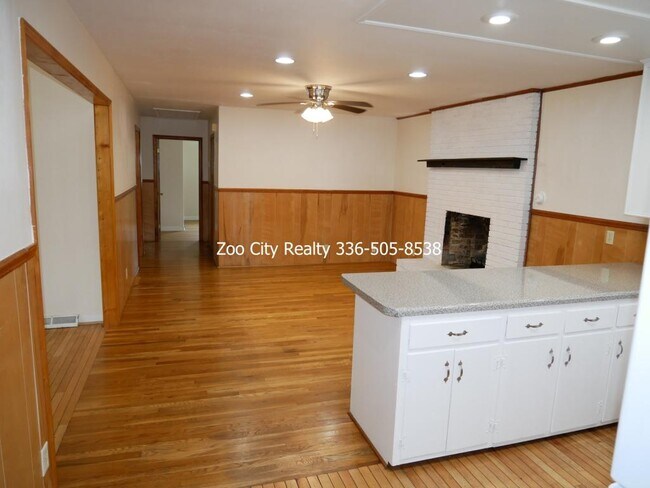 Foto del edificio - 678 Mack Rd