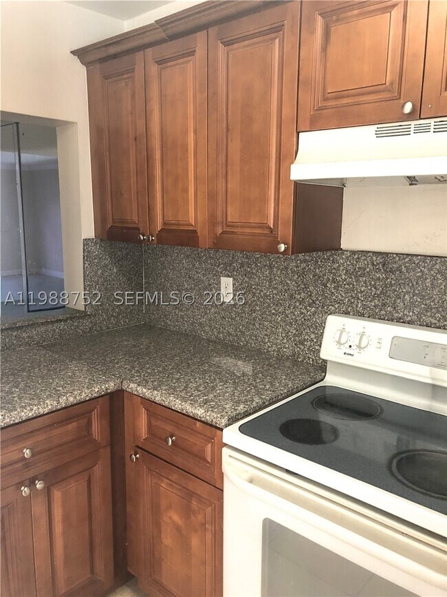 Foto del edificio - 4415 W 10th Ln