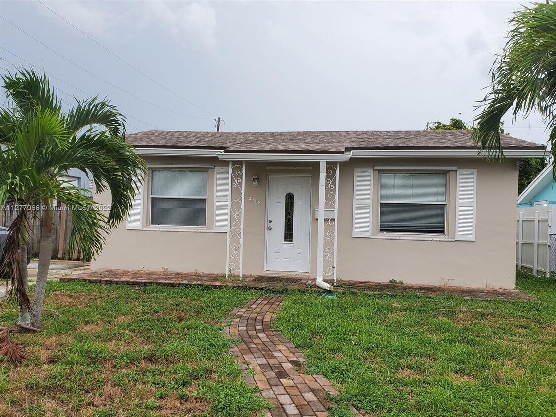 2114 Mckinley St front Hollywood Fl 33020 House Rental in Hollywood