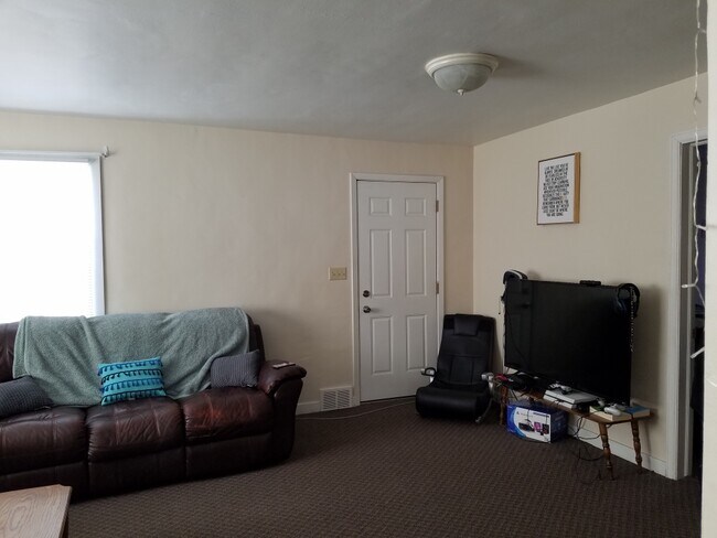 Foto del edificio - 1418 Irvine Ave NW