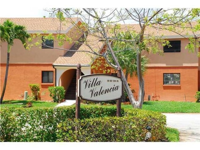 Photo - 1br /1bath Spacious Condo With Den - Boca Raton!  ** Water & Cable Included ** Available NOW **