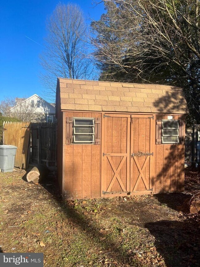 Building Photo - 928 E Haverford Rd