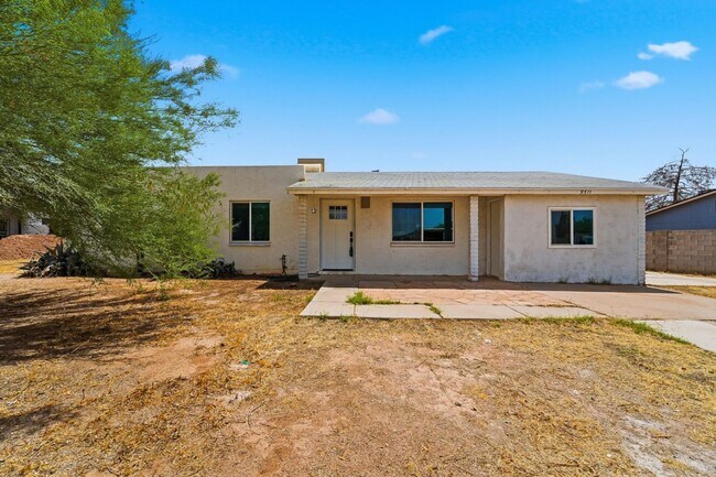 Foto del edificio - Discover this beautifully renovated 3-bedroom, 2-bath home in Mesa, AZ!
