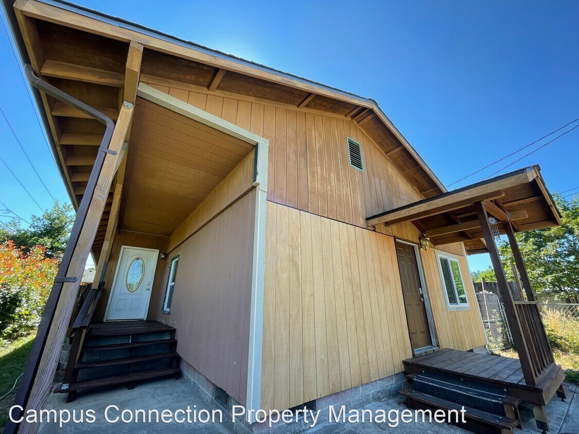 Foto principal - 4 br, 1 bath House - 930 W 24th