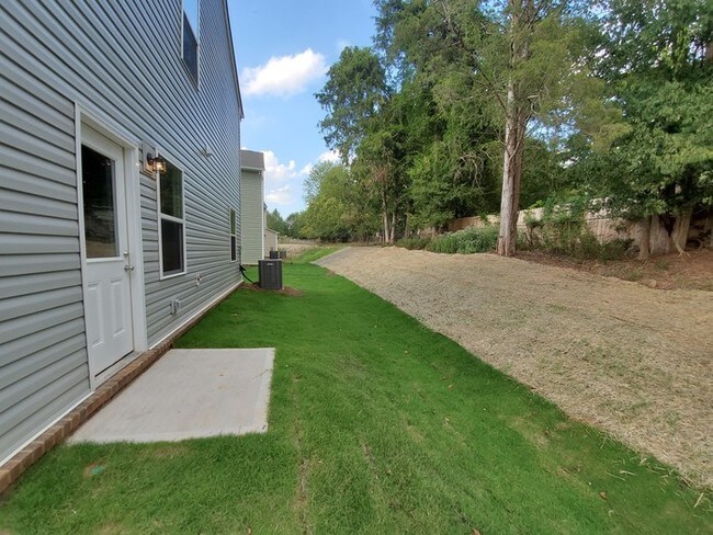 Building Photo - 7115 Thornrose Dr