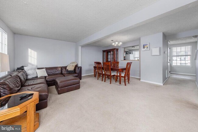 Foto del edificio - 6 Andrew Ct