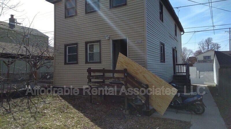 Building Photo - 1425B S 11th St