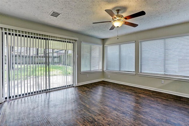 Building Photo - 1403 Wood Haven Drive