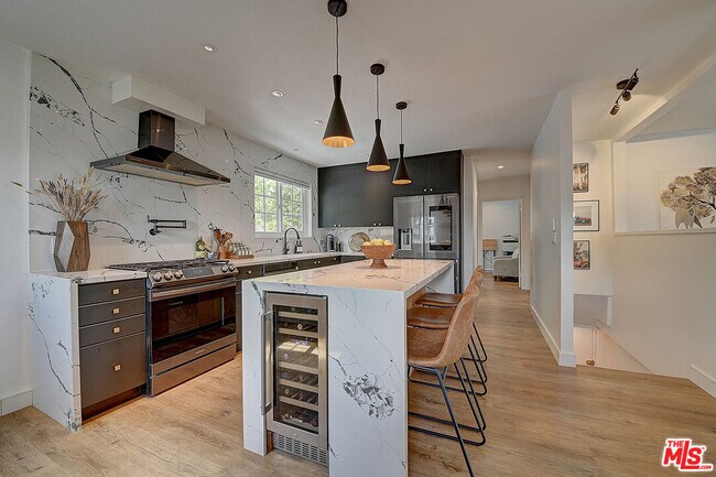 Building Photo - 5637 Heatherdale Dr