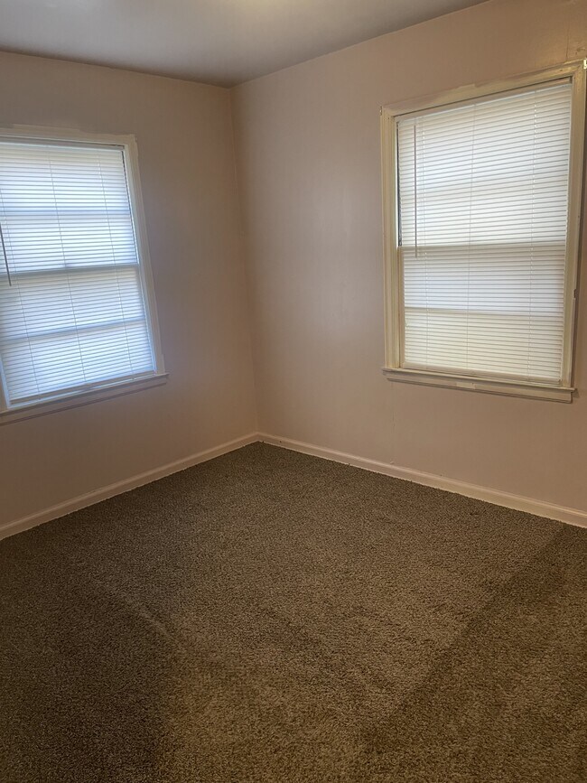 Foto del edificio - 1658 N Bluff St