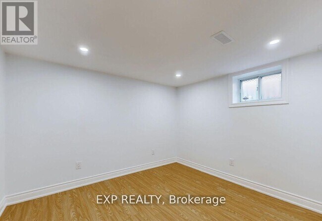 Photo du bâtiment - 45 Blaisdale Rd