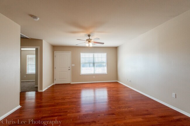 Foto del edificio - 3 Bedroom 2 Bath Home Minutes From UofA! Fenced yard!