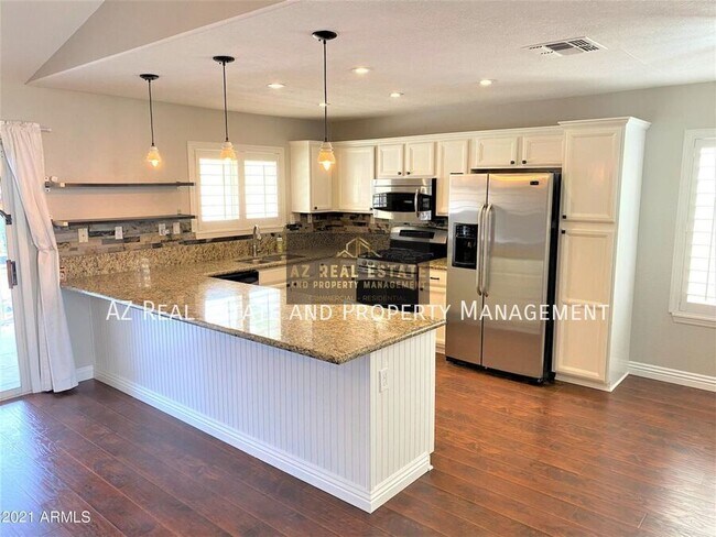 Foto del edificio - 680 S Pineview Dr