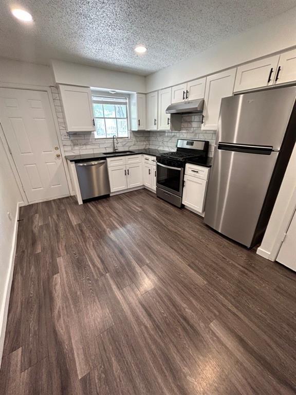 Building Photo - 3318 Dolphin Dr