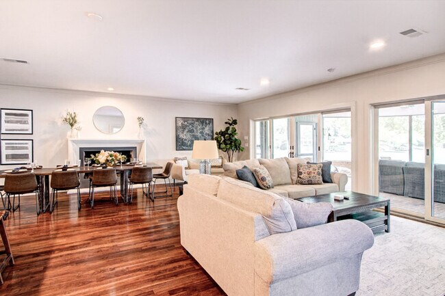 Foto del edificio - 11940 Springpoint Ln