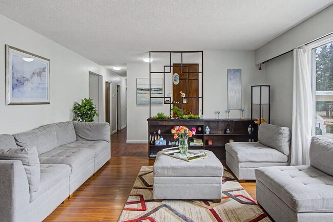 Building Photo - 1048 Babine Crescent