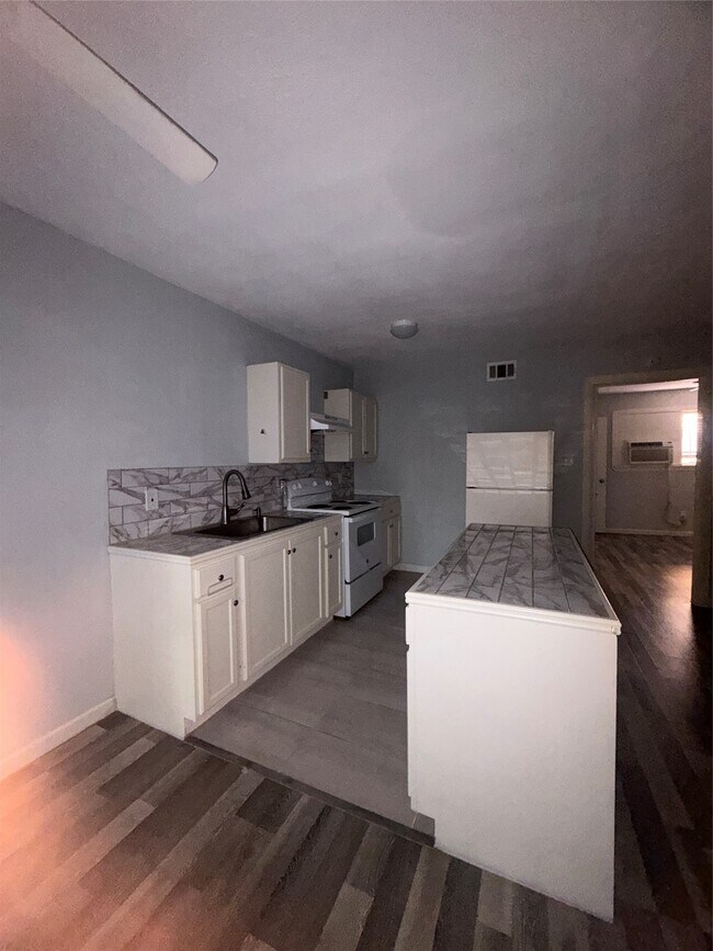 Foto del edificio - 4626 Bell St