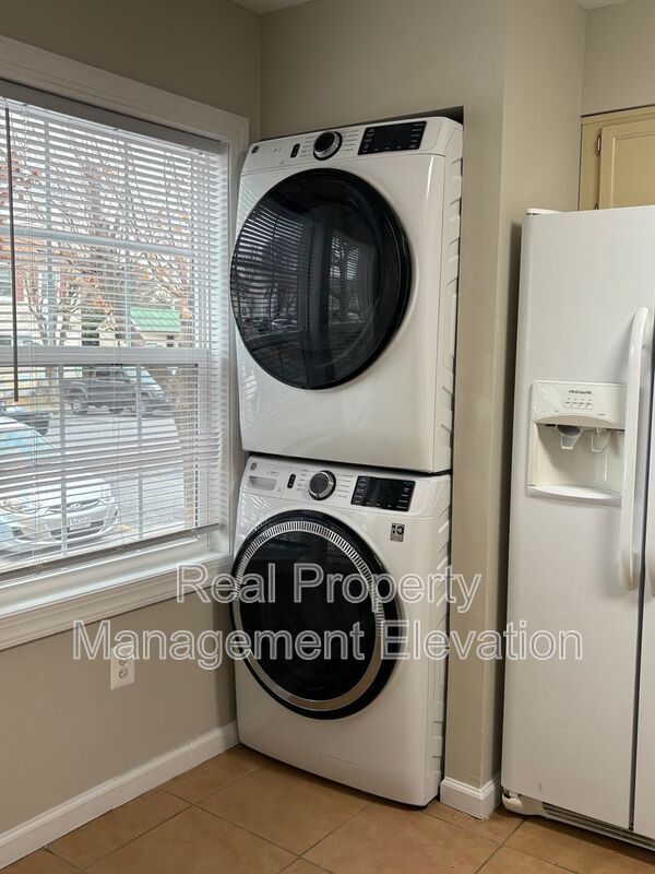 Foto del edificio - 213 Kimberly Way