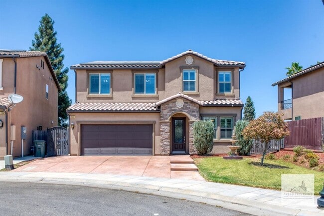 Foto del edificio - Beautiful 4 bedroom home on the Golf Course!