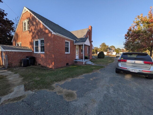 Foto del edificio - 107 N Church St