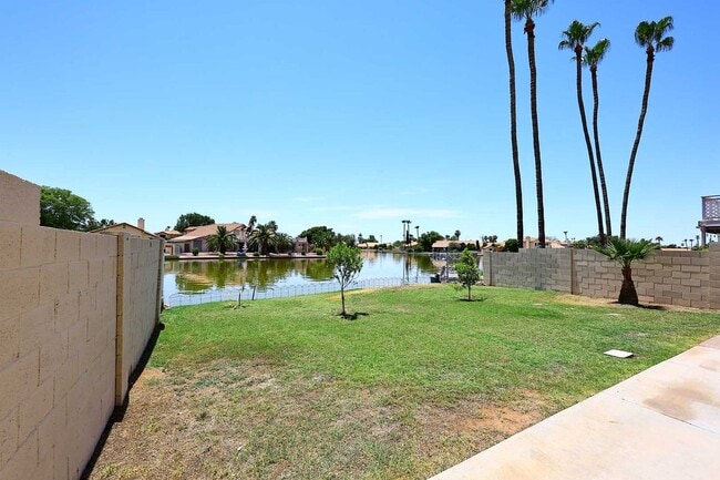 Building Photo - 11041 W Crimson Ln