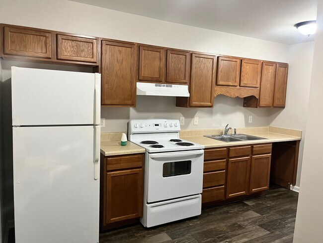 Foto del edificio - Two bedroom, 1.5 bath condo in High Point--Oakmont Condominiums