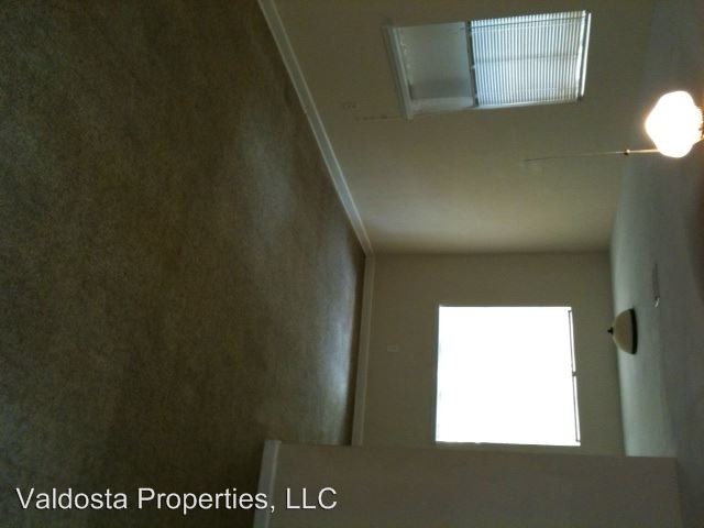 Building Photo - 3 br, 1 bath House - 707 Azalea Circle