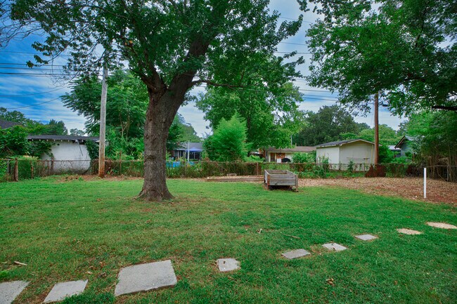 Foto del edificio - 3506 Oleander Rd SW