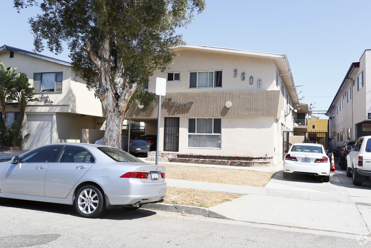 Primary Photo - 3608 Mentone Ave