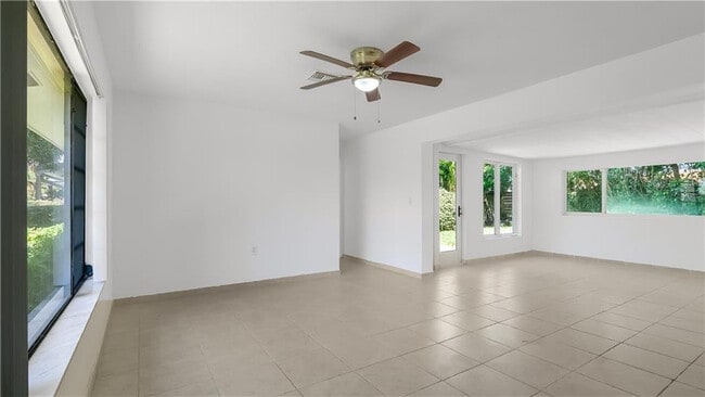 Foto del edificio - 2161 NE 35th St