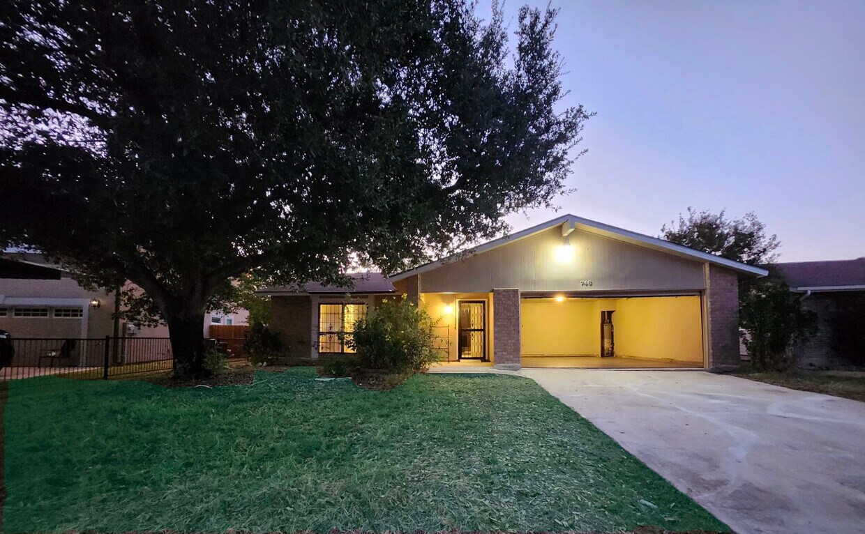 746 Sawtooth Dr, San Antonio, TX 78245 House Rental in San Antonio