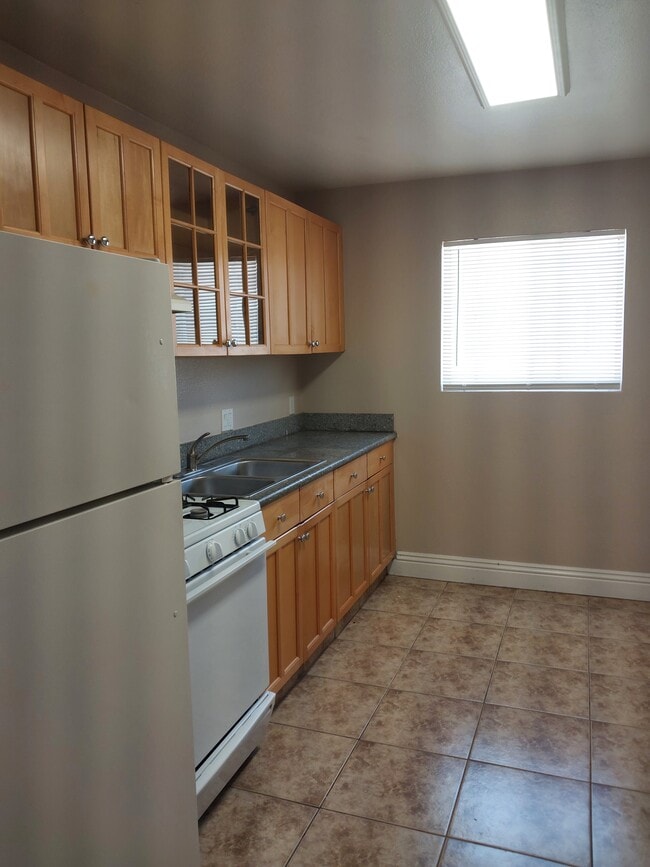 Building Photo - Casselman Apartments