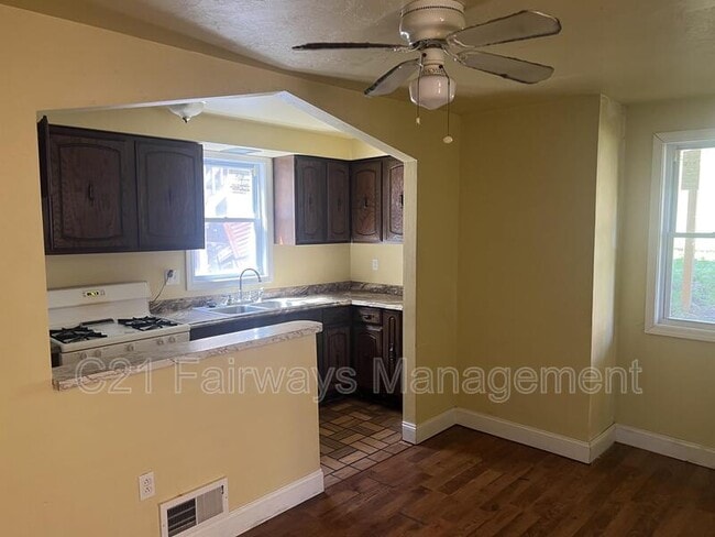 Photo - 1222 Broadway Ave Apartment