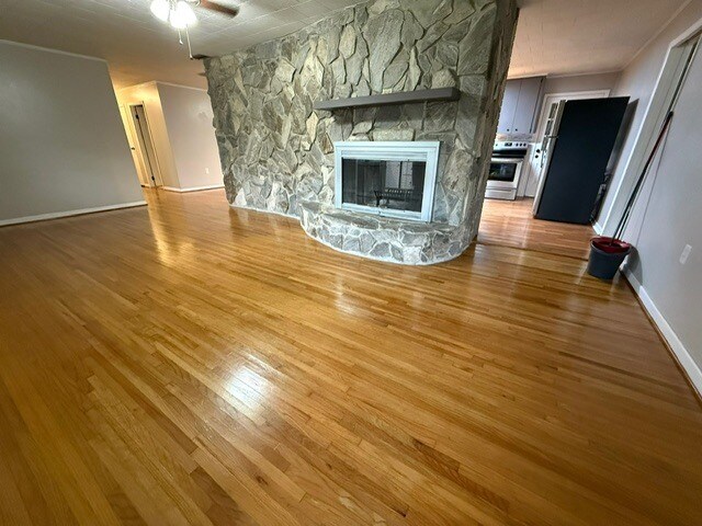 Foto del edificio - 9171 Hall Rd