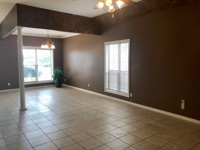 Building Photo - 26 Wellington Dr