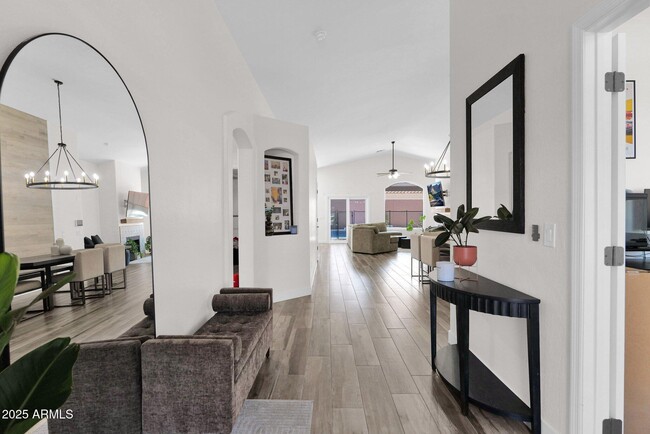Foto del edificio - 665 W Minton Dr