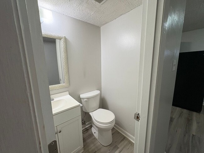 Building Photo - 131 Wall St