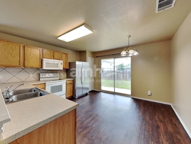 Foto del edificio - 307 Quail Hollow Dr