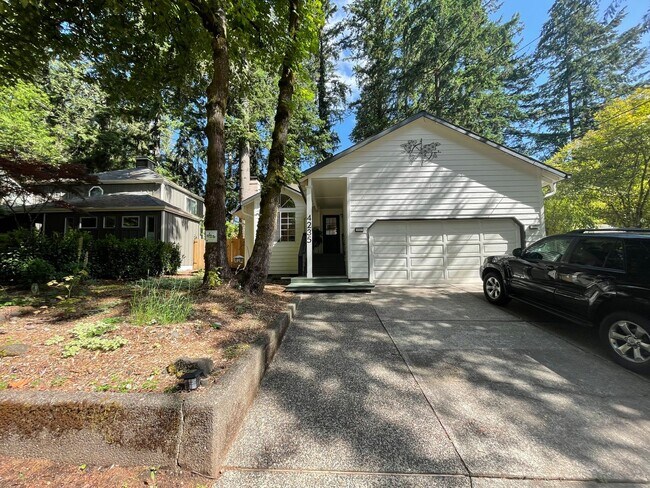 Building Photo - Lake Oswego - Renovated 3 Bed 2 Bath Ranch...
