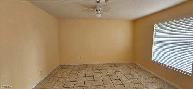 Building Photo - 203 Ichabod Ave