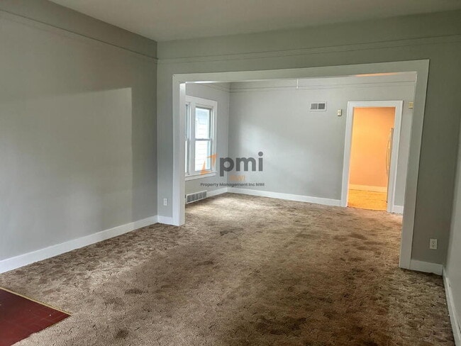 Building Photo - 6516 Meadow Ln Ave