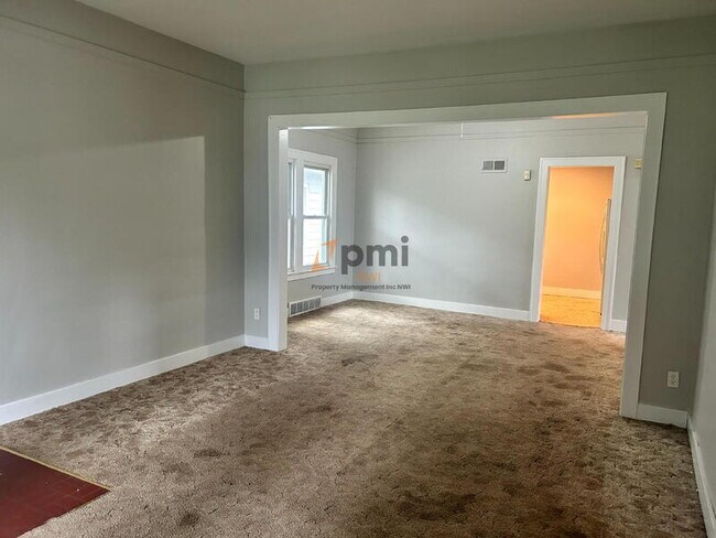 Foto del edificio - 6516 Meadow Ln Ave