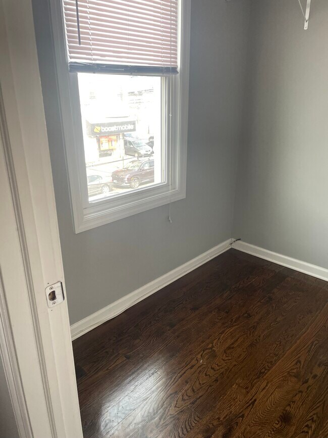 Foto del edificio - 270 New York Ave